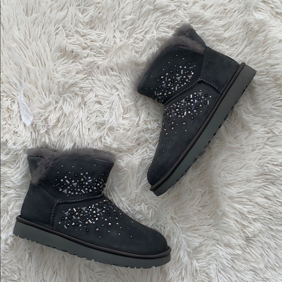 UGG classic galaxy bling Mini bootie - Picture 1 of 7